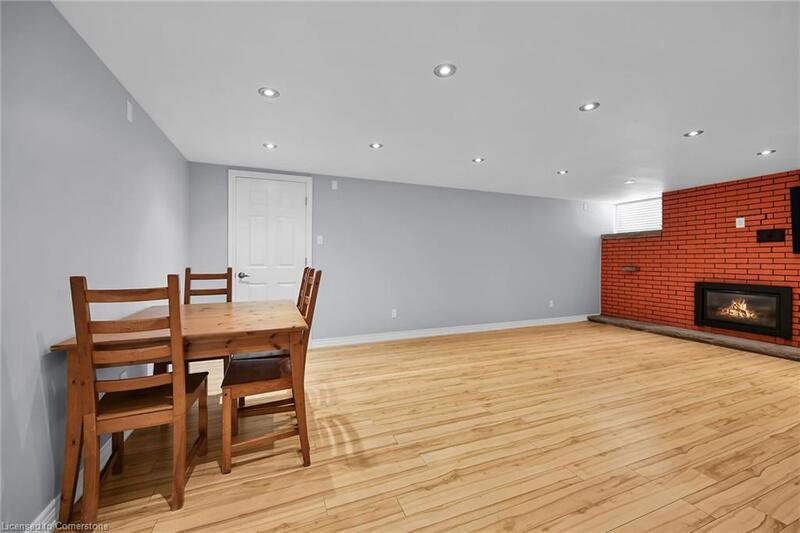LOWER UNIT IN CHARMING STONEY CREEK!