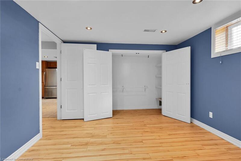 LOWER UNIT IN CHARMING STONEY CREEK!