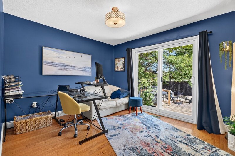 GREAT FAMILY HOME IN QUIET STONEY CREEK NEIGHBOURHOOD!
