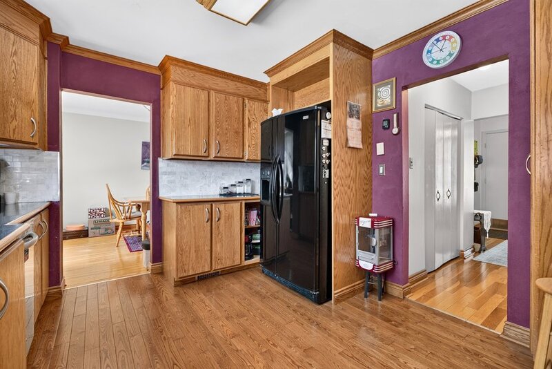 2 STOREY HOME WITH BACKYARD OASIS IN BURLINGTON