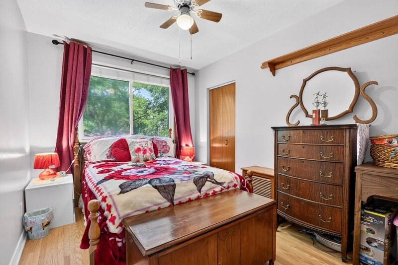2 STOREY HOME WITH BACKYARD OASIS IN BURLINGTON