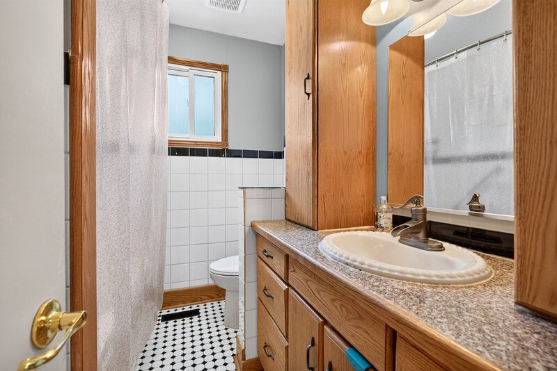 2 STOREY HOME WITH BACKYARD OASIS IN BURLINGTON