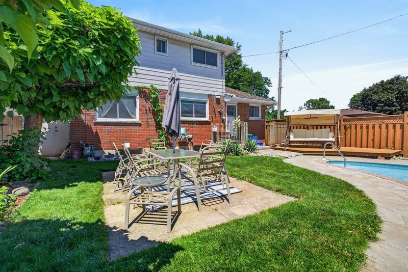 2 STOREY HOME WITH BACKYARD OASIS IN BURLINGTON