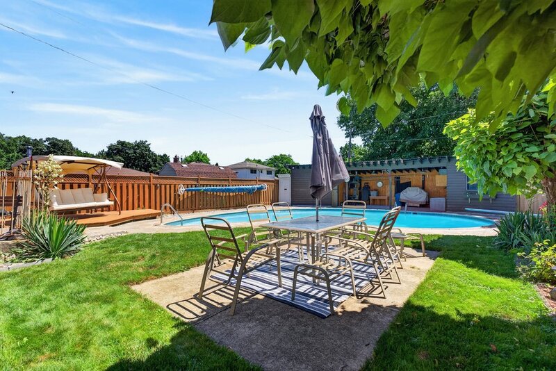 2 STOREY HOME WITH BACKYARD OASIS IN BURLINGTON