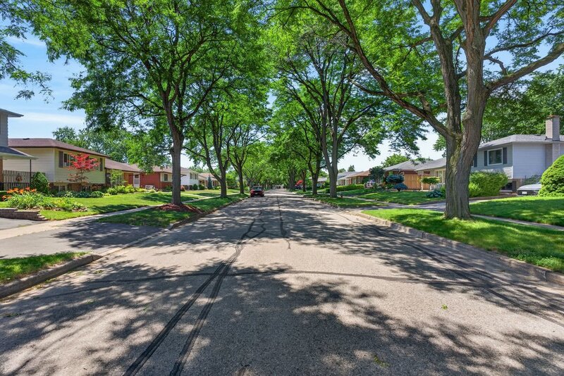 2 STOREY HOME WITH BACKYARD OASIS IN BURLINGTON