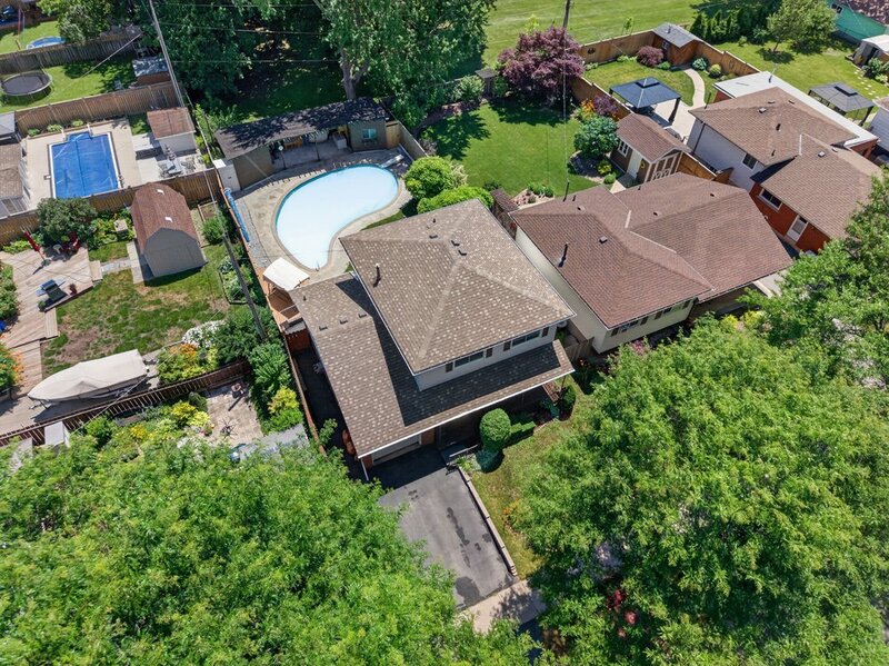 2 STOREY HOME WITH BACKYARD OASIS IN BURLINGTON