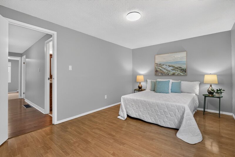 Affordable Semi-Detached Home in sought-after Stoney Creek neighbourhood!