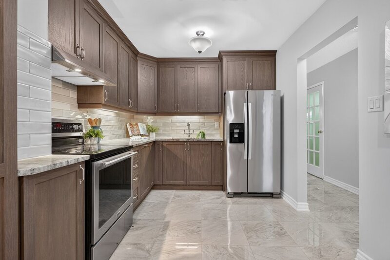 Affordable Semi-Detached Home in sought-after Stoney Creek neighbourhood!