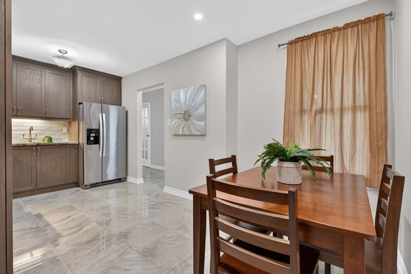 Affordable Semi-Detached Home in sought-after Stoney Creek neighbourhood!