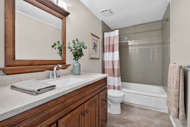 Affordable Semi-Detached Home in sought-after Stoney Creek neighbourhood!