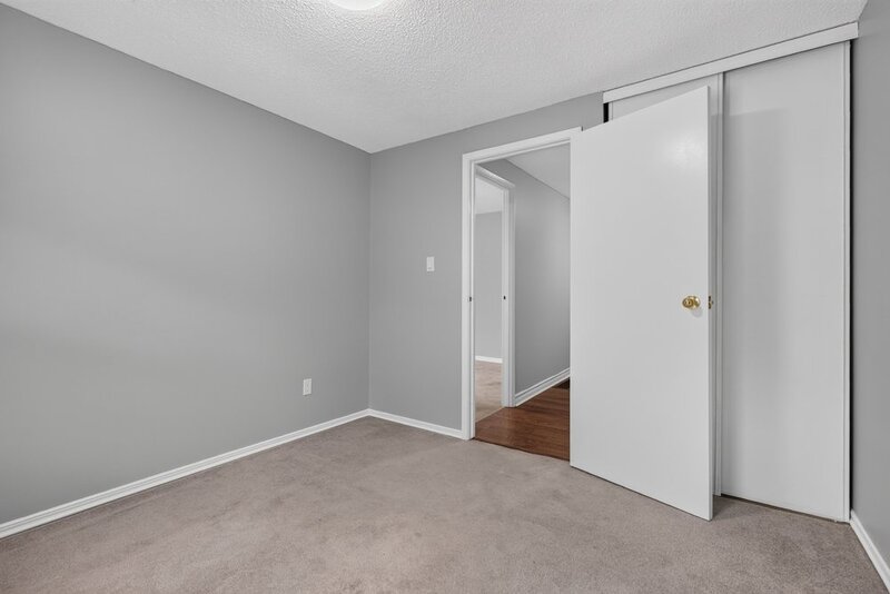 Affordable Semi-Detached Home in sought-after Stoney Creek neighbourhood!