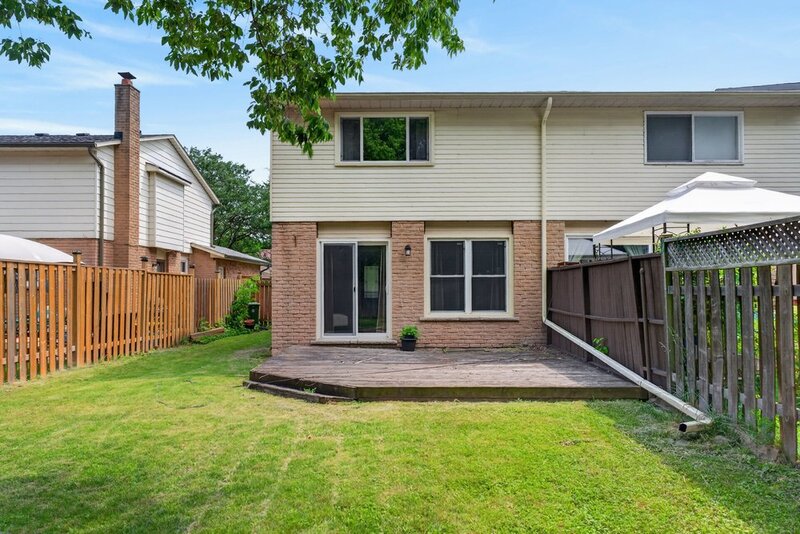 Affordable Semi-Detached Home in sought-after Stoney Creek neighbourhood!