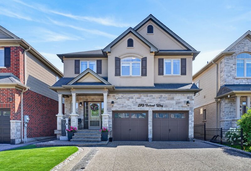 AMAZING WEST GRIMSBY HOME WITH INGROUND POOL!