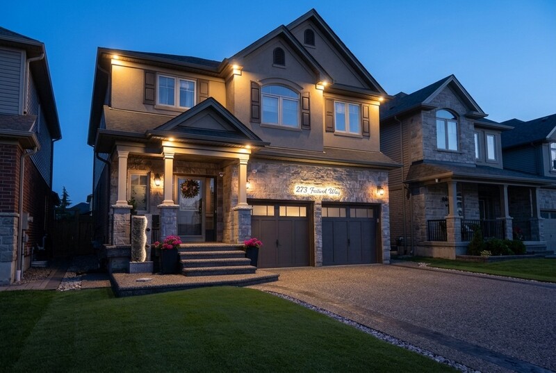 BEAUTIFULLY MAINTAINED 2STRY HOME W/POOL IN BINBROOK