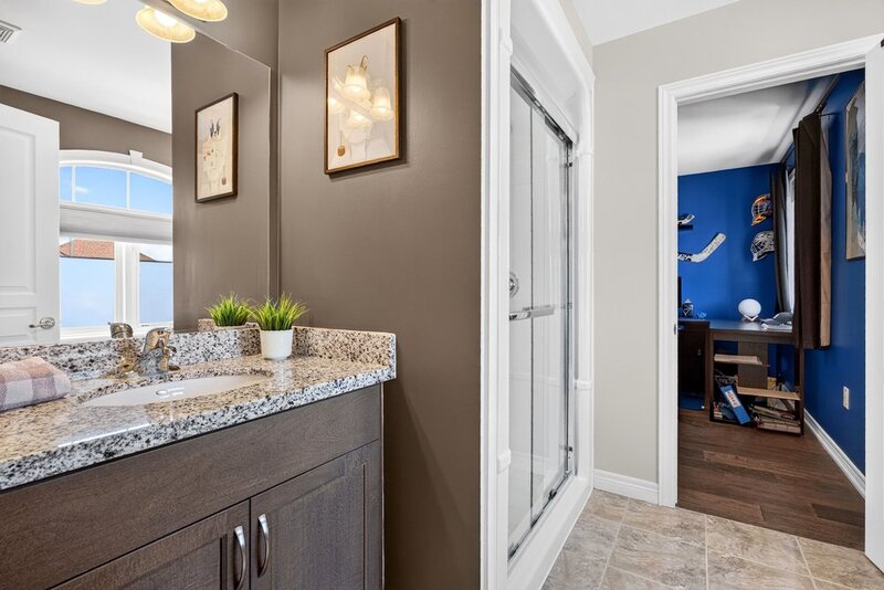 BEAUTIFULLY MAINTAINED 2STRY HOME W/POOL IN BINBROOK