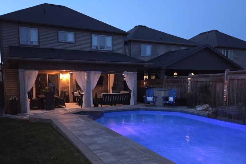 BEAUTIFULLY MAINTAINED 2STRY HOME W/POOL IN BINBROOK