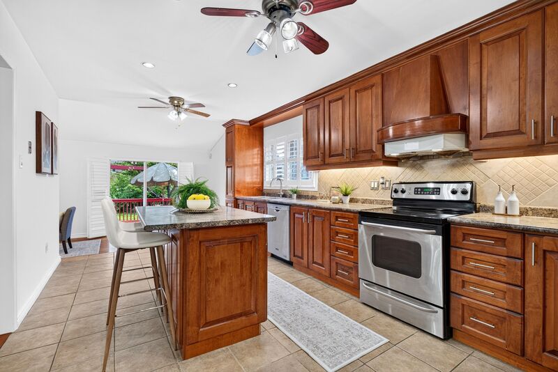 GREAT FAMILY HOME IN QUIET FAMILY NEIGHBOURHOOD IN MISSISSAUGA!