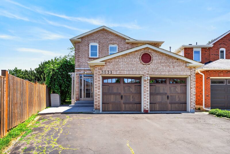 GREAT FAMILY HOME IN QUIET FAMILY NEIGHBOURHOOD IN MISSISSAUGA!