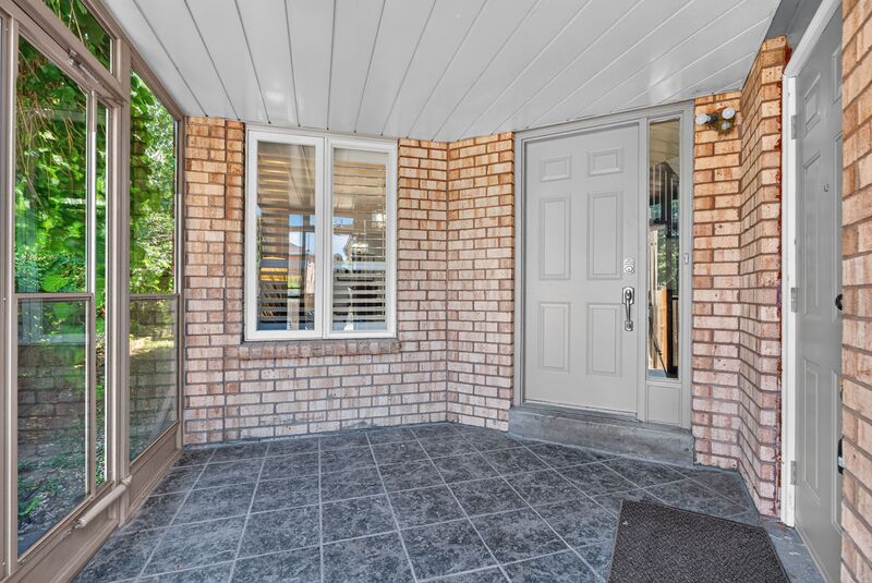 GREAT FAMILY HOME IN QUIET FAMILY NEIGHBOURHOOD IN MISSISSAUGA!