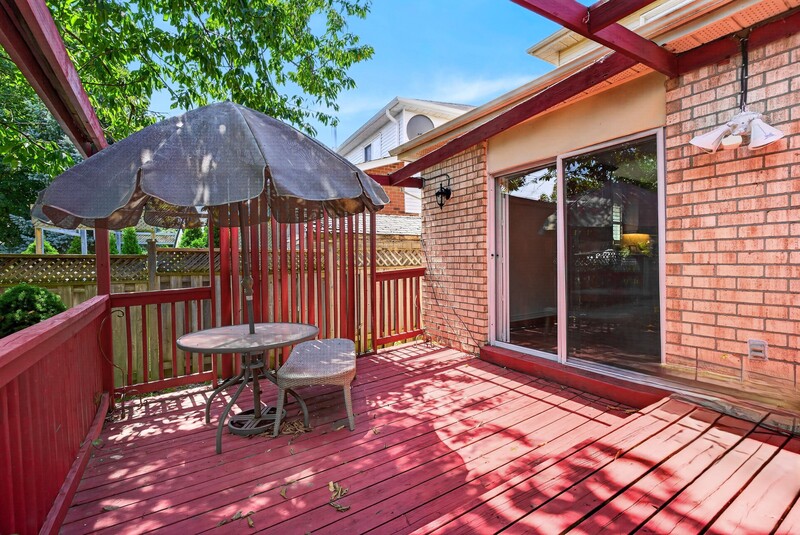 GREAT FAMILY HOME IN QUIET FAMILY NEIGHBOURHOOD IN MISSISSAUGA!