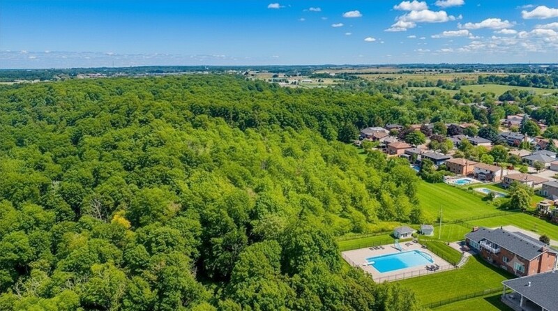 BEAUTIFUL RENOVATED HOME WITH A STUNNING BACKYARD!