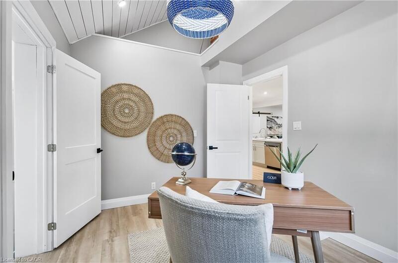 AMAZING LOCATION STEPS TO THE BEACH!