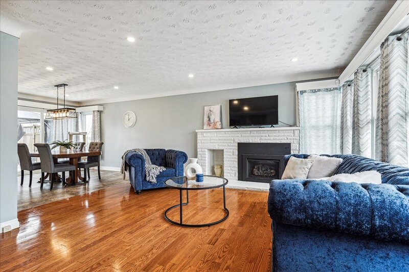 DUPLEX POTENTIAL IN CHARMING WELLANDPORT BUNGALOW!