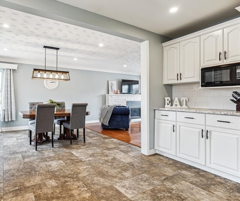 DUPLEX POTENTIAL IN CHARMING WELLANDPORT BUNGALOW!