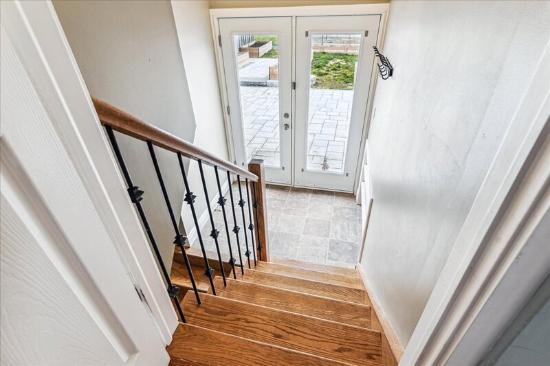 DUPLEX POTENTIAL IN CHARMING WELLANDPORT BUNGALOW!