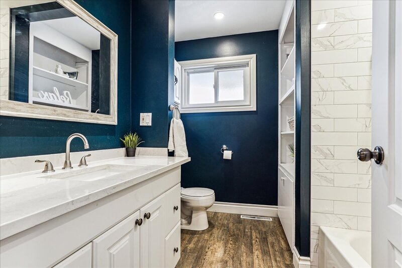 DUPLEX POTENTIAL IN CHARMING WELLANDPORT BUNGALOW!