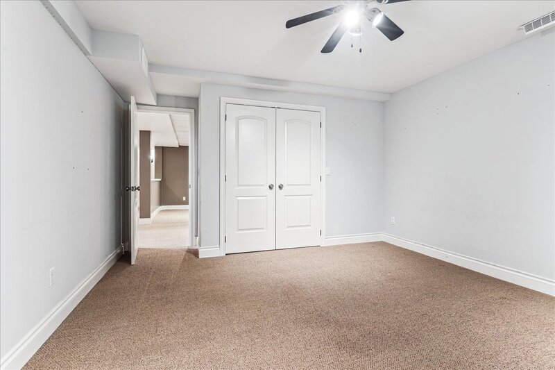 DUPLEX POTENTIAL IN CHARMING WELLANDPORT BUNGALOW!