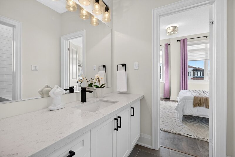 BEAUTIFUL WATERDOWN HOME BACKING ONTO GREENSPACE!
