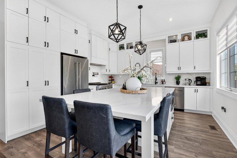 BEAUTIFUL WATERDOWN HOME BACKING ONTO GREENSPACE!