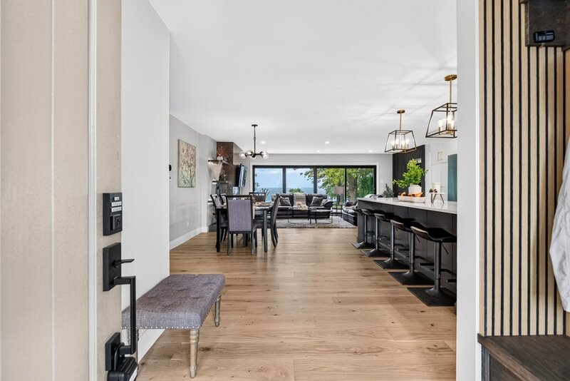 STUNNINGLY RENOVATED GRIMSBY WATERFRONT HOME!