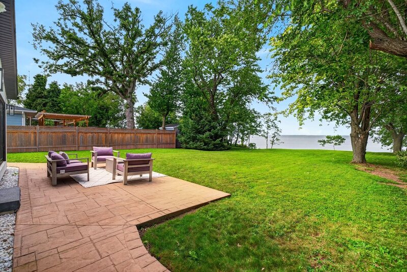 STUNNINGLY RENOVATED GRIMSBY WATERFRONT HOME!