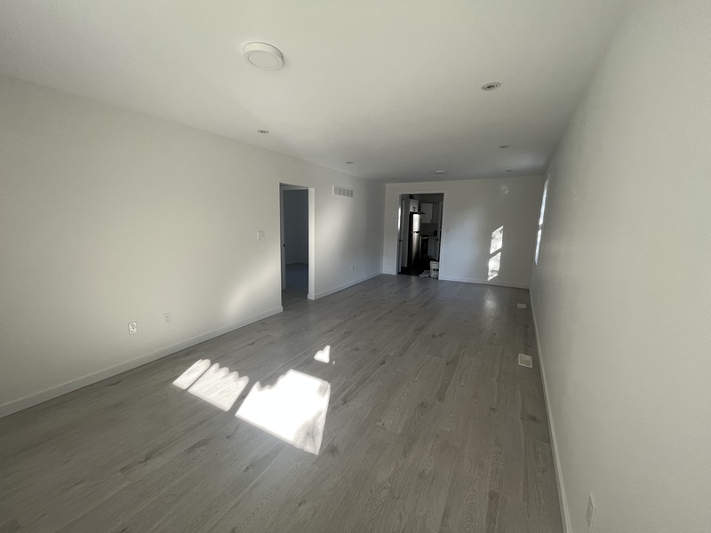 GREAT BUNGALOW WITH SPACIOUS YARD IN NIAGARA FALLS