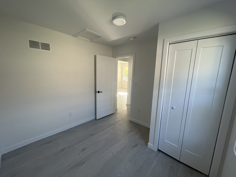 GREAT BUNGALOW WITH SPACIOUS YARD IN NIAGARA FALLS