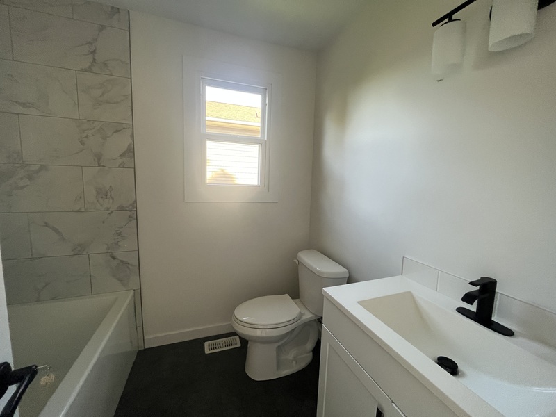 GREAT BUNGALOW WITH SPACIOUS YARD IN NIAGARA FALLS
