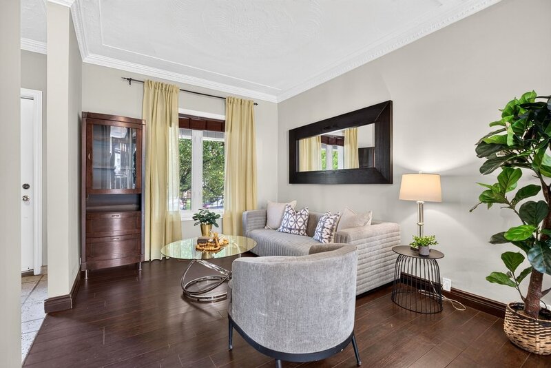 GREAT FAMILY HOME IN PRIME HAMILTON LOCATION!