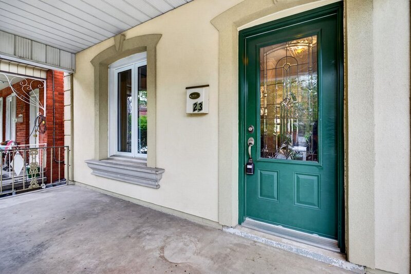 GREAT FAMILY HOME IN PRIME HAMILTON LOCATION!