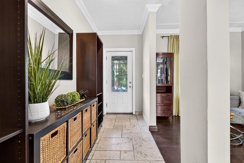 GREAT FAMILY HOME IN PRIME HAMILTON LOCATION!