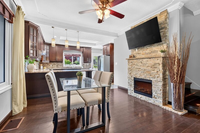 GREAT FAMILY HOME IN PRIME HAMILTON LOCATION!