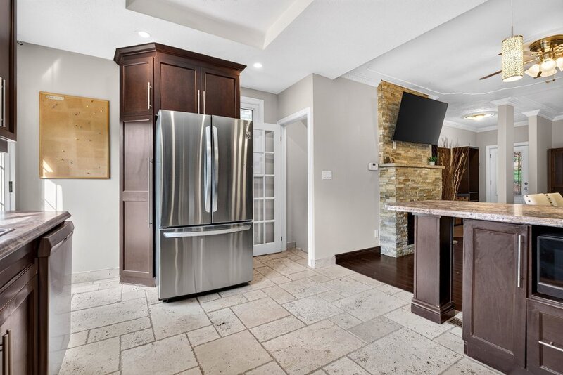 GREAT FAMILY HOME IN PRIME HAMILTON LOCATION!