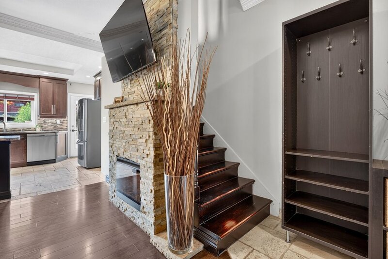 GREAT FAMILY HOME IN PRIME HAMILTON LOCATION!