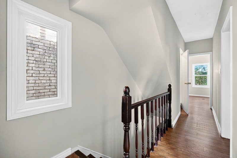 GREAT FAMILY HOME IN PRIME HAMILTON LOCATION!