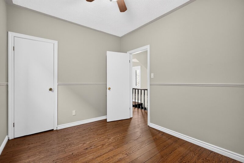 GREAT FAMILY HOME IN PRIME HAMILTON LOCATION!