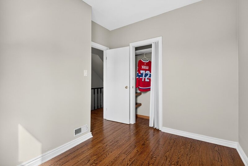 GREAT FAMILY HOME IN PRIME HAMILTON LOCATION!