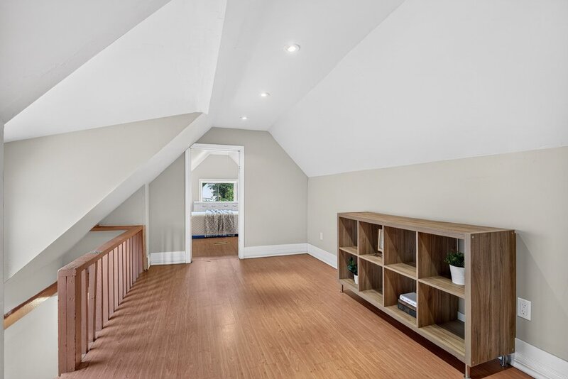 GREAT FAMILY HOME IN PRIME HAMILTON LOCATION!