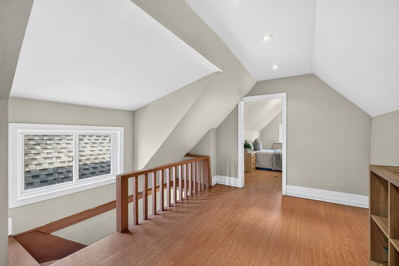 GREAT FAMILY HOME IN PRIME HAMILTON LOCATION!