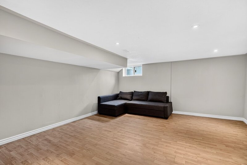 GREAT FAMILY HOME IN PRIME HAMILTON LOCATION!